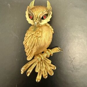 Vintage Crown 1964 Trifari Gold Tone Owl Brooch Red Rhinestone Eyes.